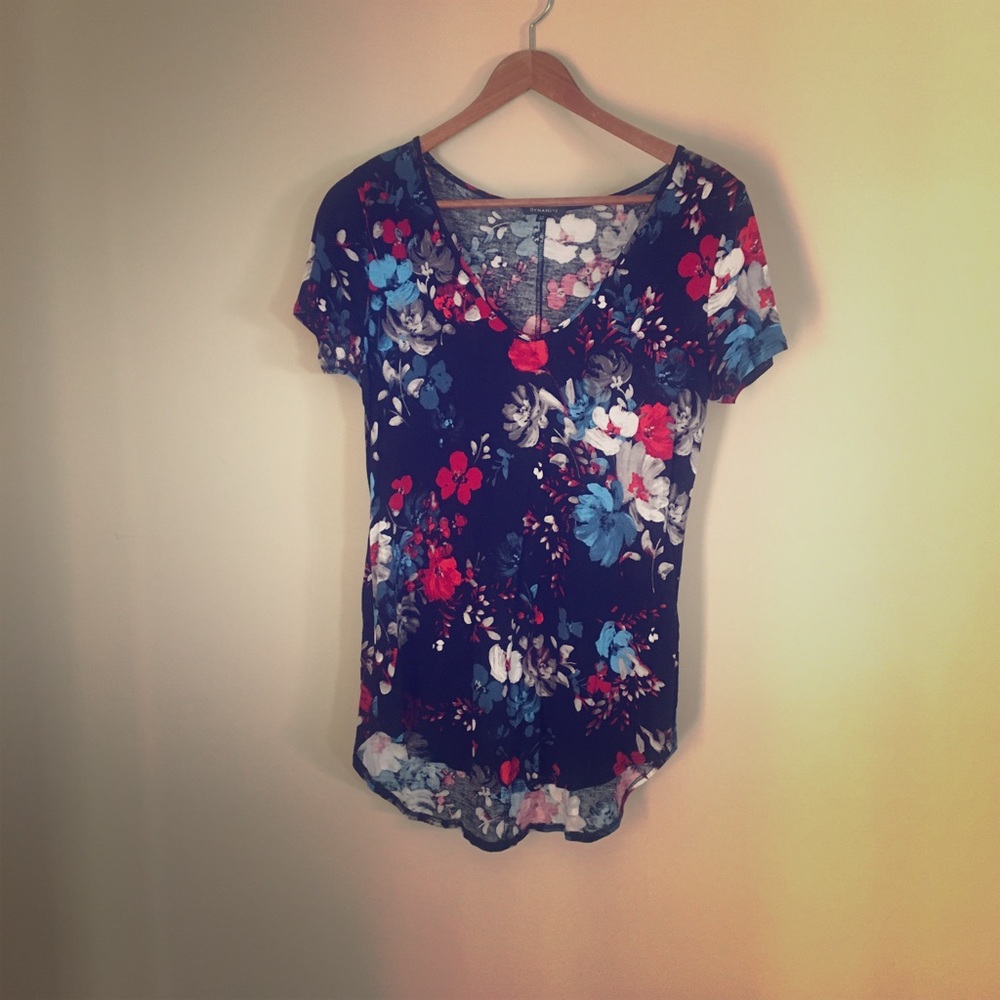 Dynamite t-shirt floral small